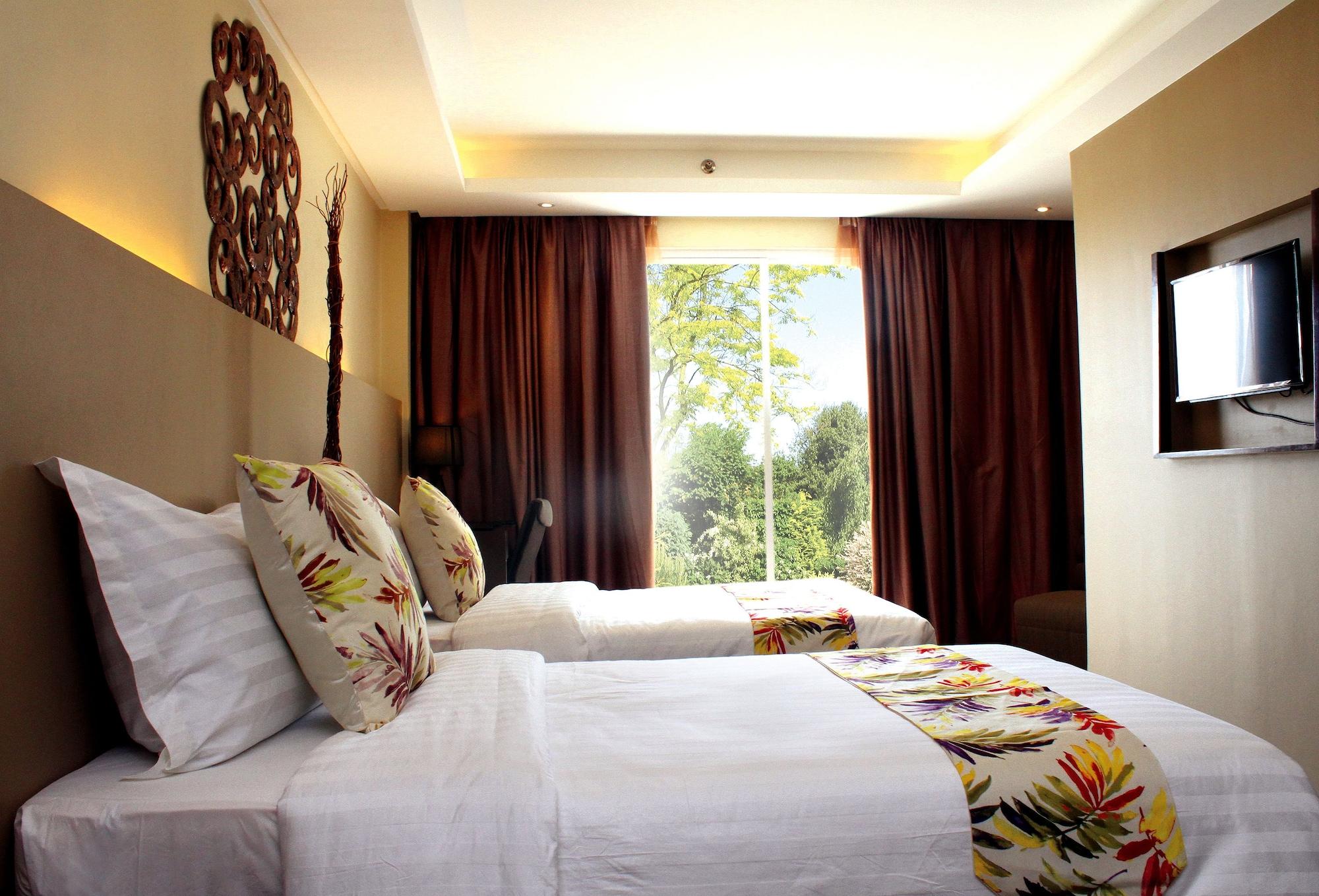 The Oriental Hotel Bataan Маривелес Экстерьер фото