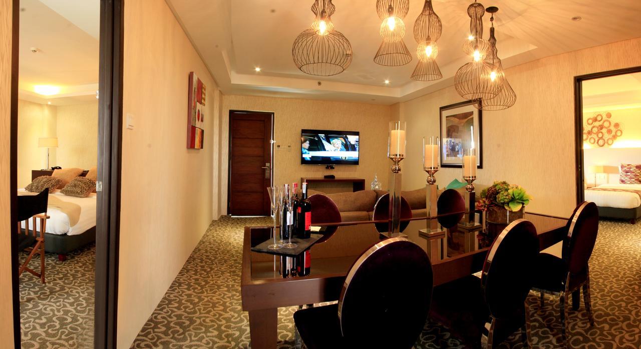 The Oriental Hotel Bataan Маривелес Экстерьер фото