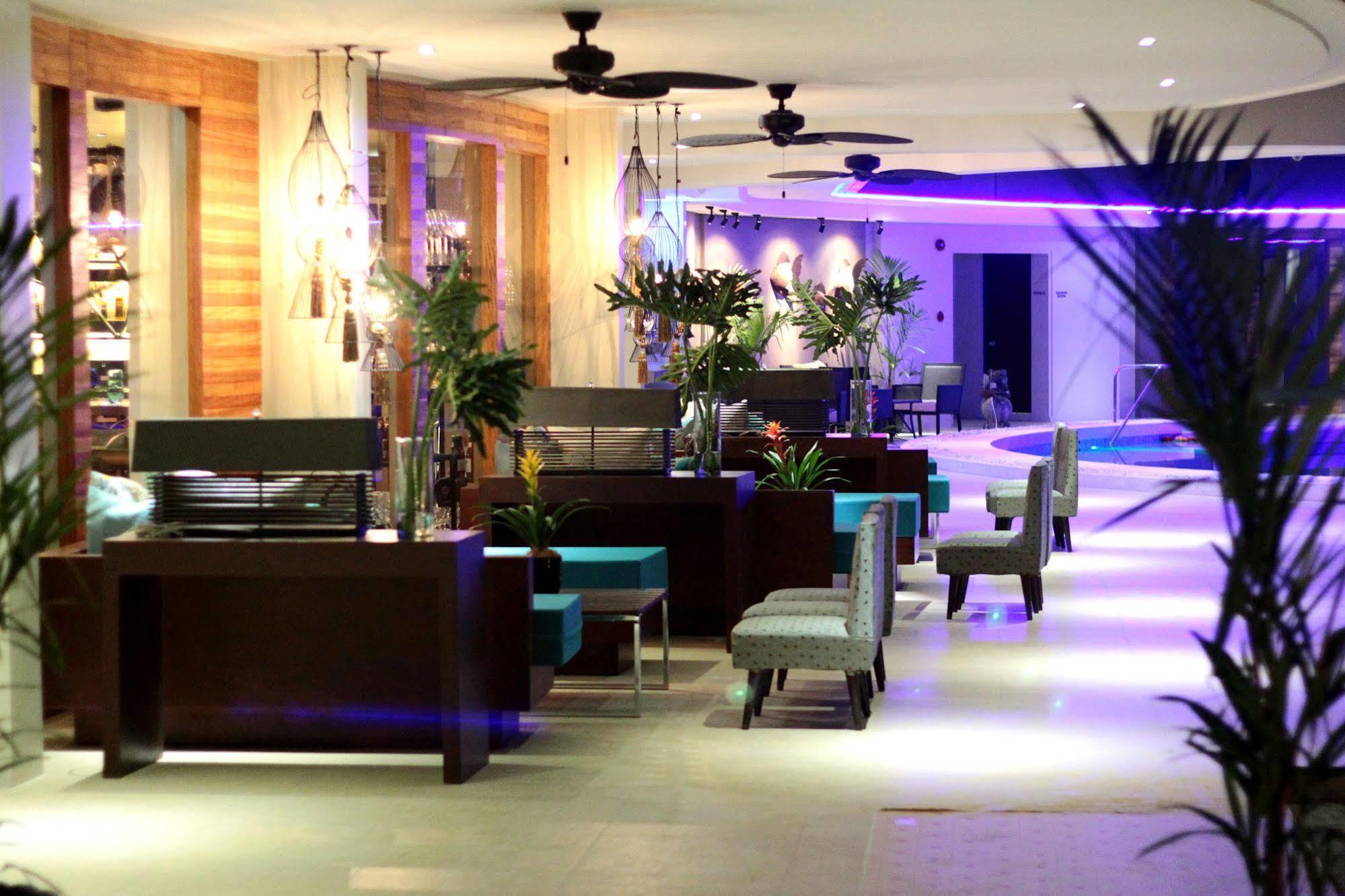 The Oriental Hotel Bataan Маривелес Экстерьер фото