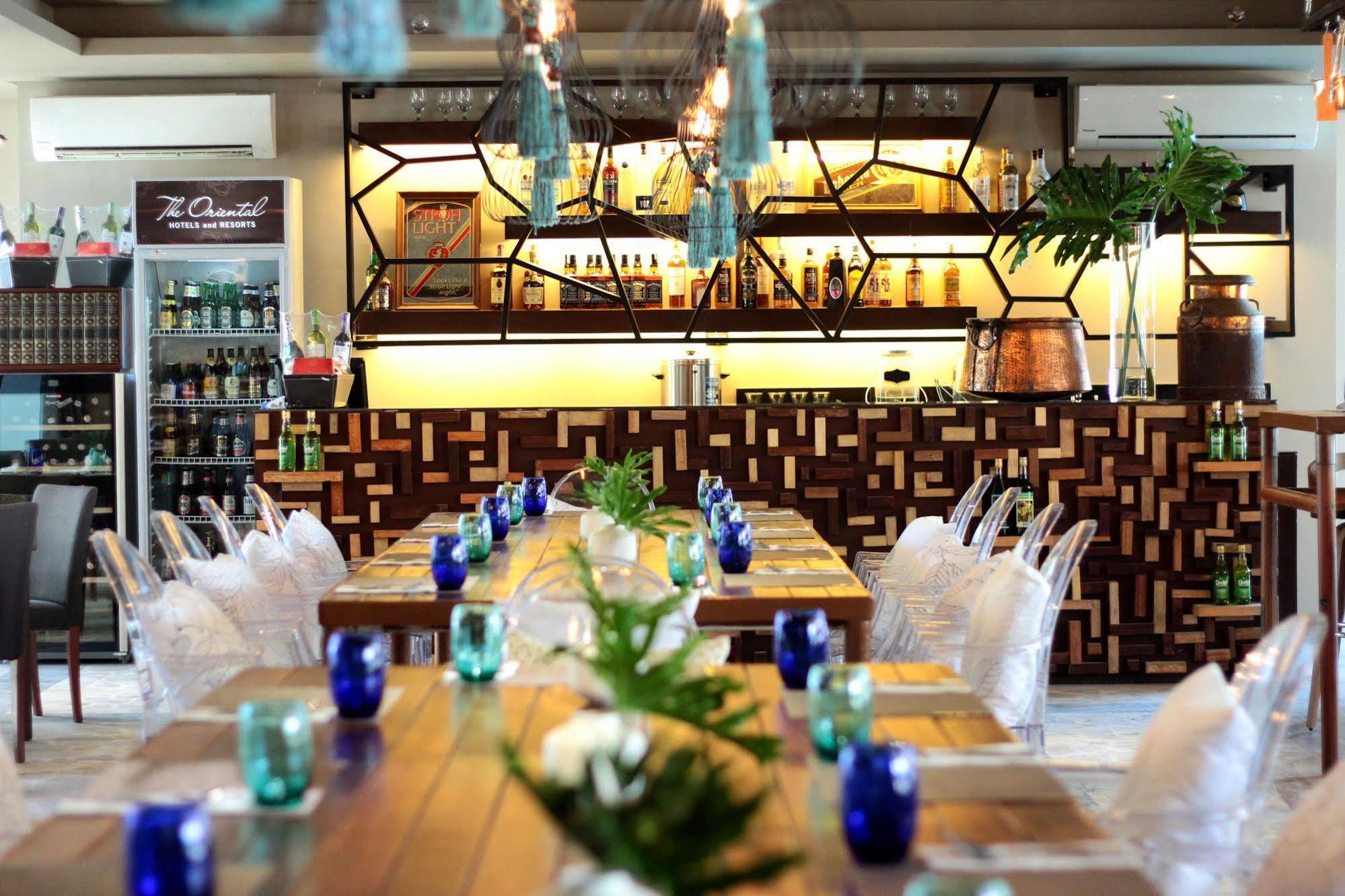The Oriental Hotel Bataan Маривелес Экстерьер фото